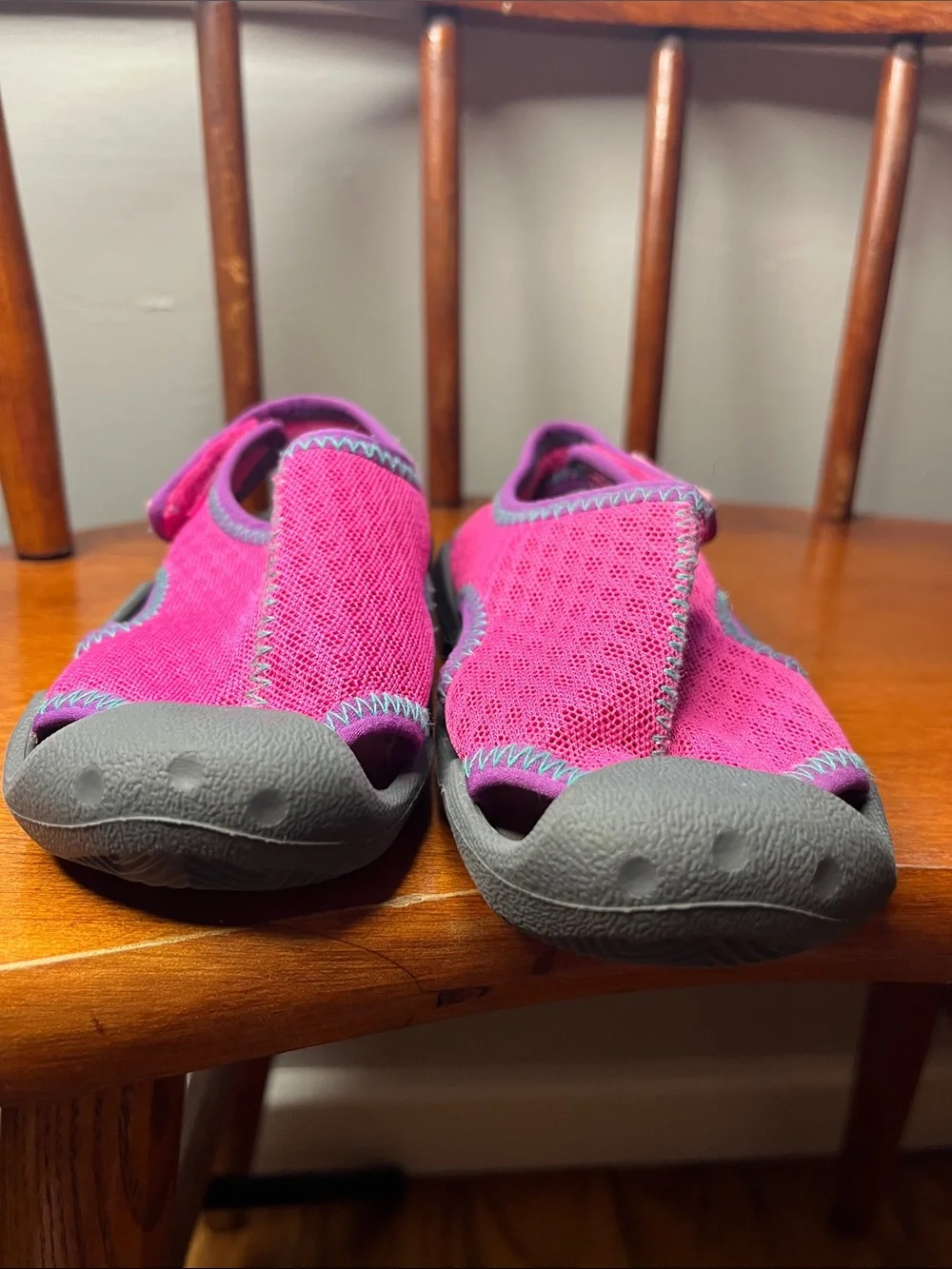 NWOT Crocs Kids Swiftwater Sandals Magenta Purple Water Shoes Size 9